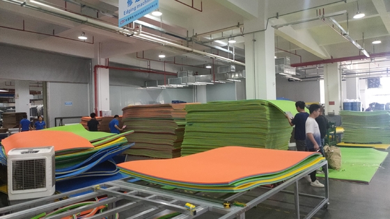 OEM giao hàng nhanh nổi Pad 3 lớp dày bọt nổi thảm bể bơi hồ